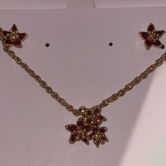 NIB Charter Club Gold-Tone Poinsettia Pendant Necklace and Stud Earrings - Picture 2 of 9